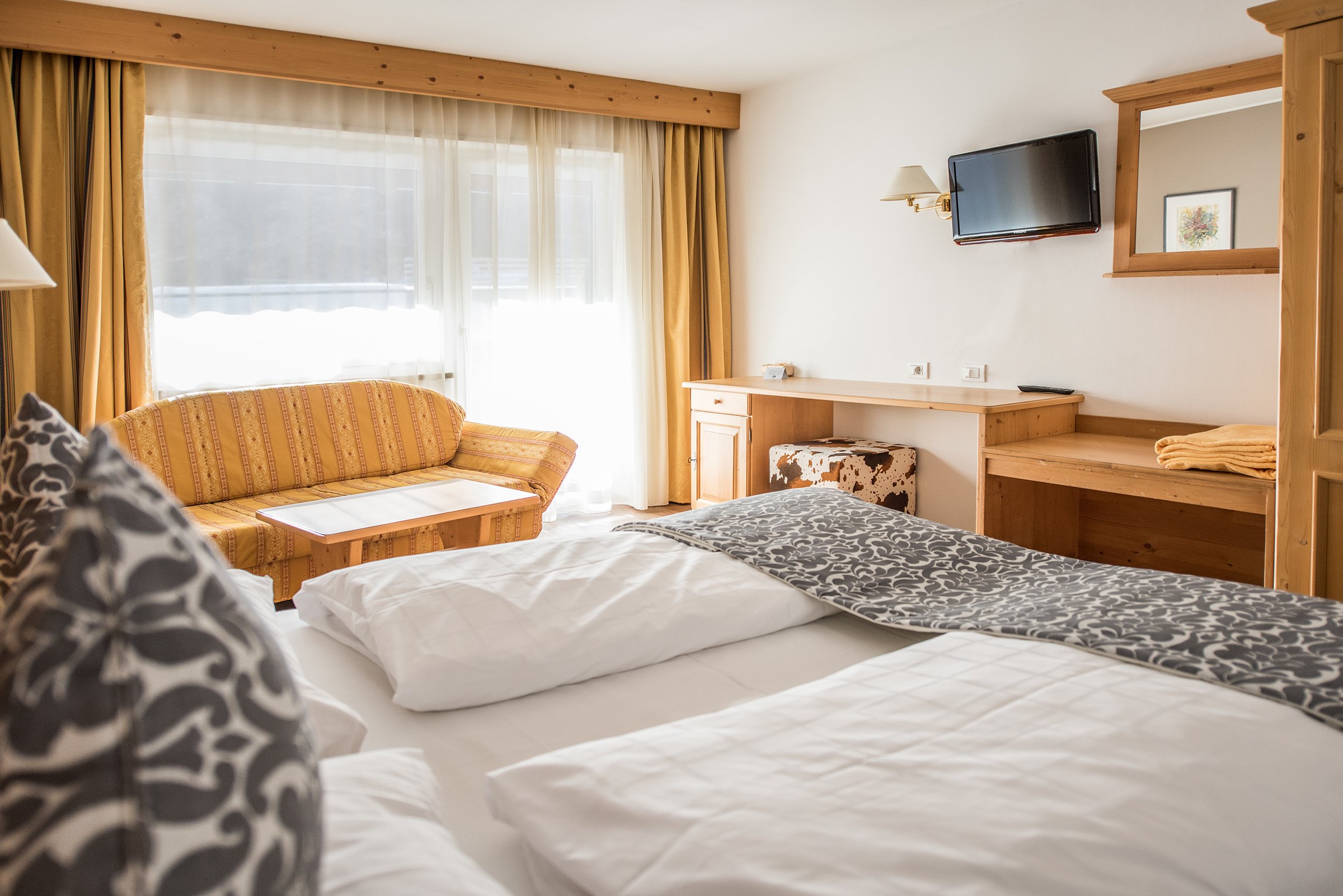 rotwild_Zimmer_209_4250.jpg