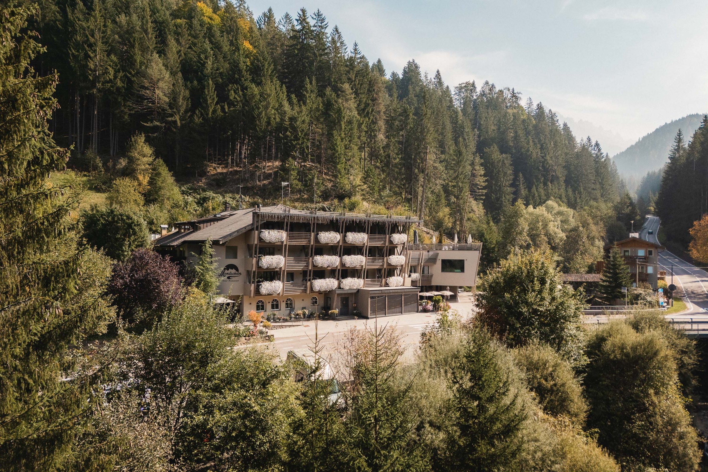 Außenaufnahme des Hotel Mondschein in den Dolomiten